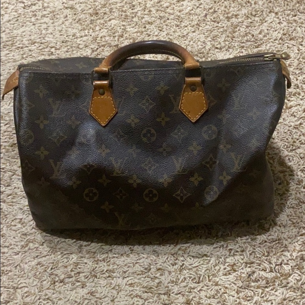Louis Vuitton Speedy 35